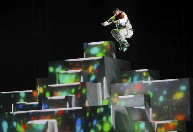 CHRIS BROWN