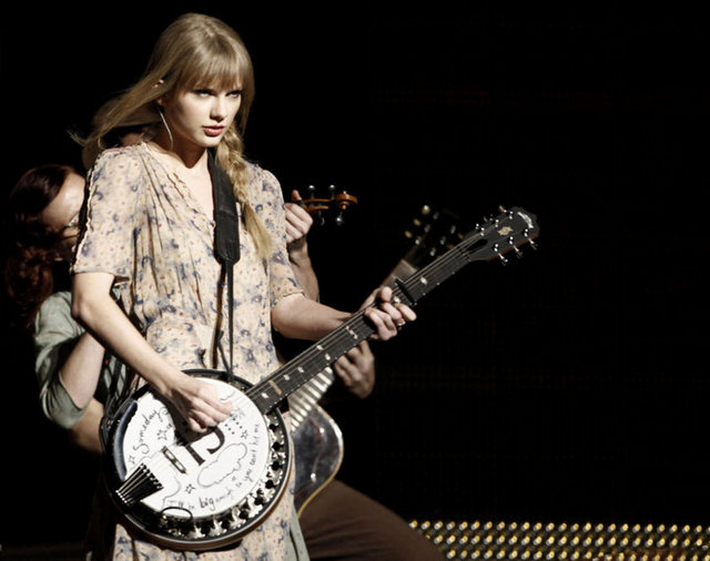 TAYLOR SWIFT