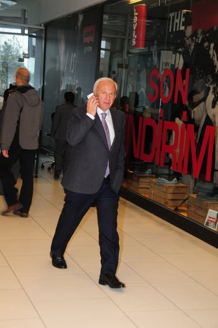 CEZMİ MUTLU