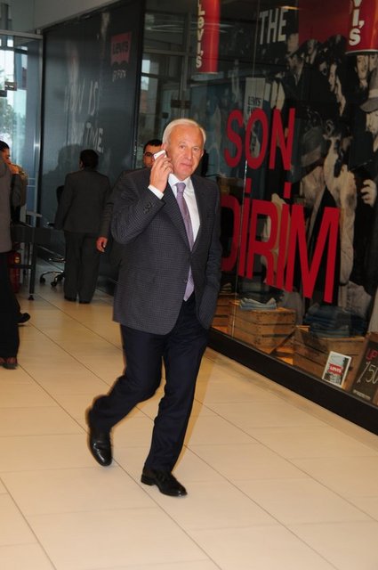 CEZMİ MUTLU
