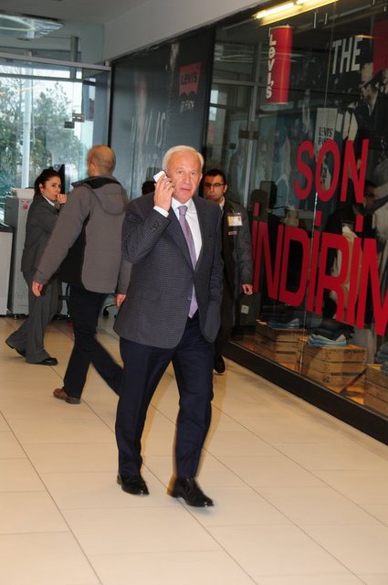 CEZMİ MUTLU