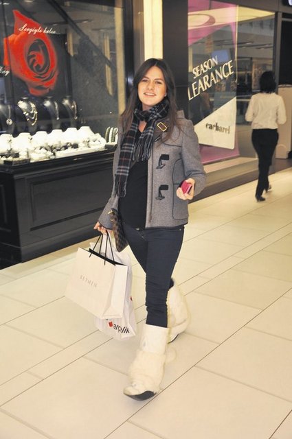 YASEMİN ÖZİLHAN