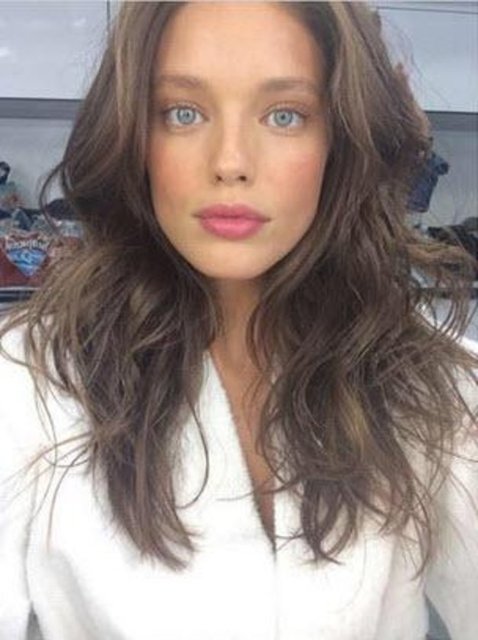 Emily DiDonato'nun fotoğrafı "Murat Boz değil mi bu" notuyla paylaşıldı. Murat Boz,  yorumların ardından Twitter sayfasında Emily DiDonato'nun fotoğrafını paylaştı ve altına "Sevgili babacığım, bize anlatmadığın bir şey var mı?" notunu düştü.