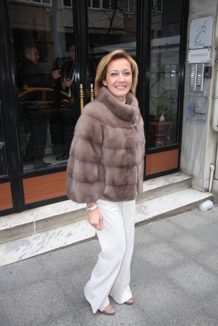 REVNA DEMİRÖREN