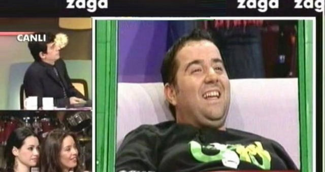 Ata Demirer, Beyaz Show'a katılan bir izleyicinin soru sorması üzerine ''Vericen mi?'' deyince olay yarattı