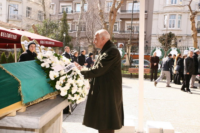 İNAN KIRAÇ 