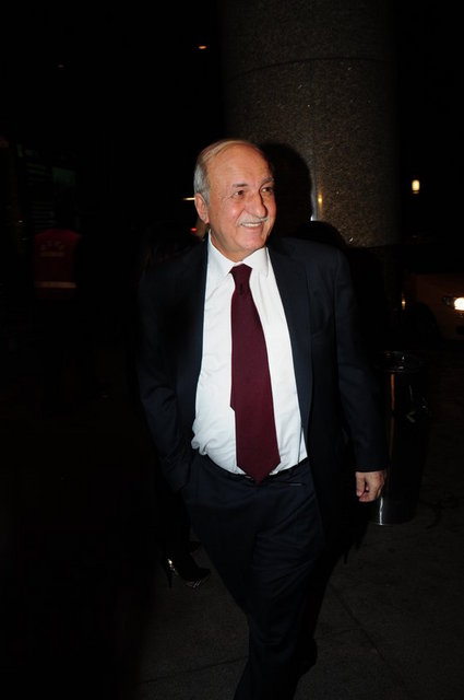 HÜSNÜ ÖZYEĞİN