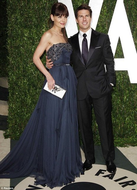 TOM CRUISE, KATIE HOLMES