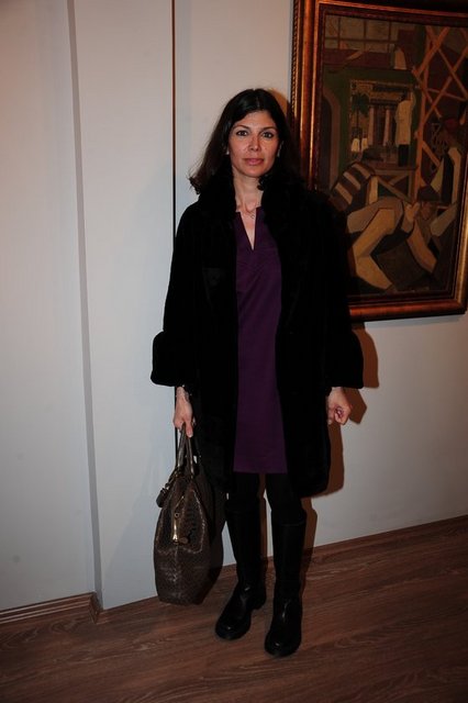 ZEYNEP ÜSTÜNEL