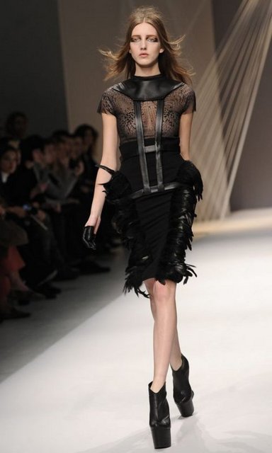ARZU KAPROL DEFİLESİ 