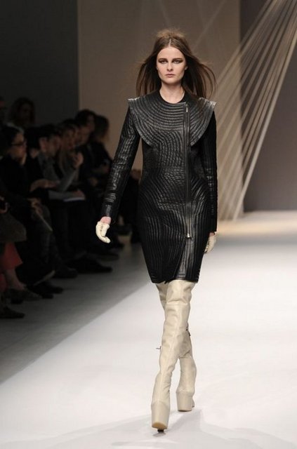 ARZU KAPROL DEFİLESİ 