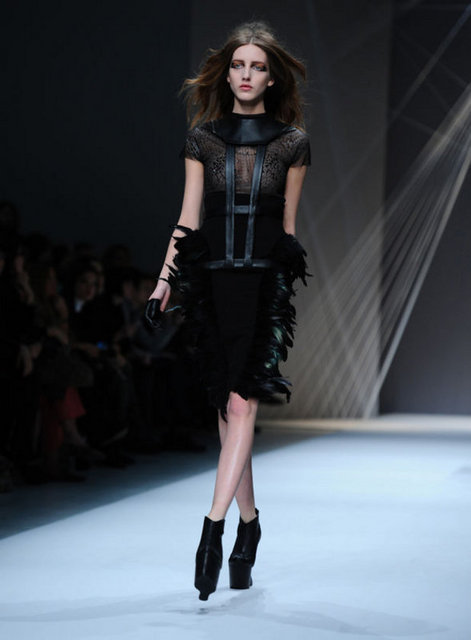 ARZU KAPROL DEFİLESİ 