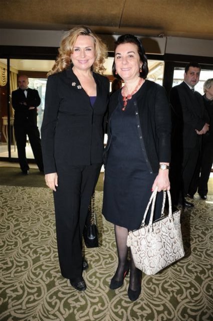 NESLİGÜL AKSOY,MİNA ARGÜN 