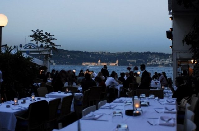 Mia Mensa / Kuruçeşme Tel: (212 263 42 14)