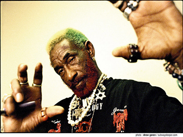 ** Garajistanbul'da; 10 Mart Cumartesi, saat 23.00'te, Lee 'Scratch' Perry. Giriş: 35, 25 TL. Tel: (212 244 44 99) -  - ** Beyoğlu Hayal'de; 9 Mart Cuma, saat 22.30'da, Gevende. Giriş: 28 TL. Tel: (212 244 25 58) - ** Bronx'ta; 9 Mart Cuma, saat 21.30'dan sonra Zakkum, 10 Mart Cumartesi, saat 21.00'de,  Kesmeşeker. Giriş: 28, 23 TL. Tel: (212 244 50 06)