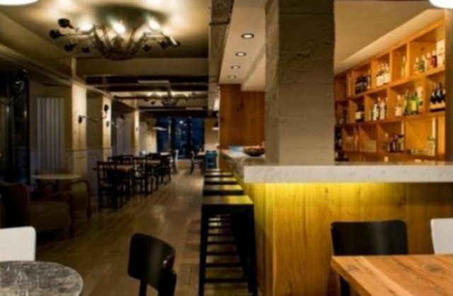 Juno / Nişantaşı Tel: (212 291 57 23)