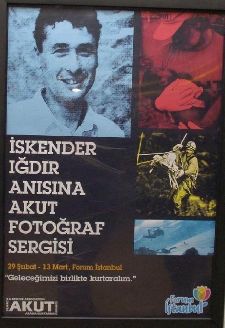 ** Forum İstanbul'da; 13 Mart'a kadar "Akut Fotoğraf Sergisi - İskender Iğdır Anısına" sergisi. Tel: (212 443 13 50)