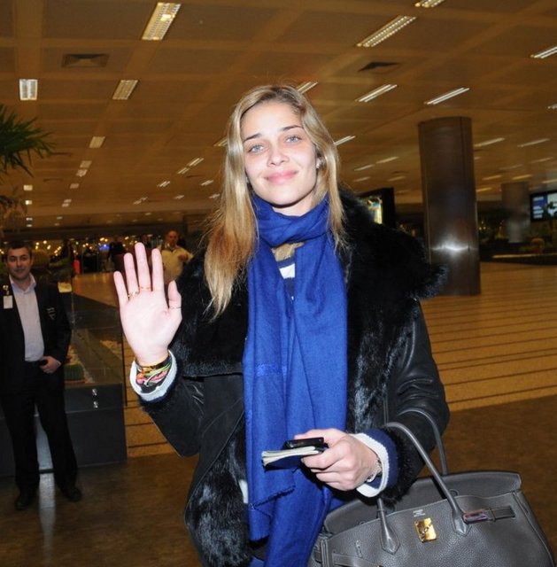 ANA BEATRIZ BARROS 
