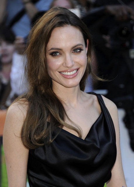 ANGELINA JOLIE 
