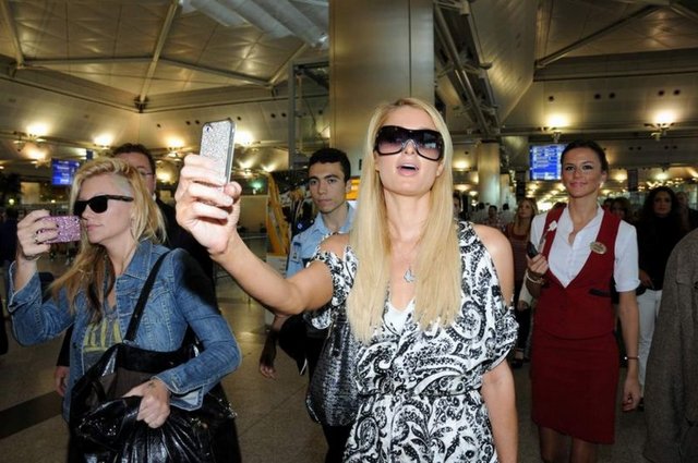 PARIS HILTON