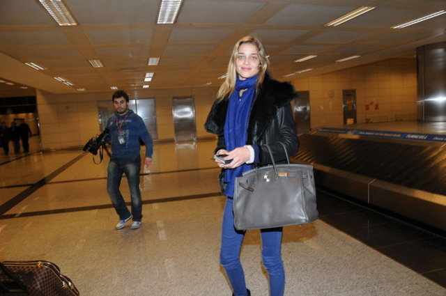 ANA BEATRIZ BARROS 