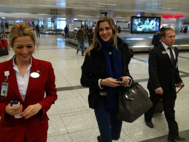 ANA BEATRIZ BARROS 
