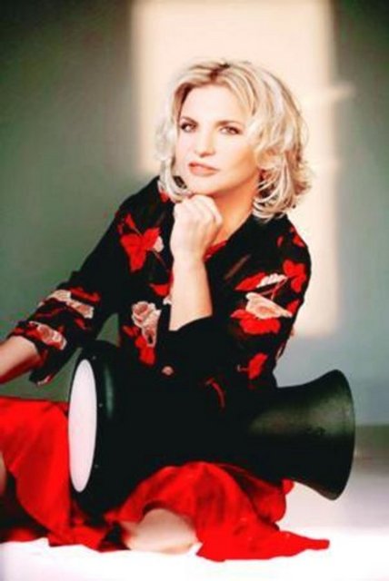 ŞÖFEEER... ŞÖFER - Kibariye bir dönem magazin programlarının sık sık peşinde koştuğu ünlülerden biriydi.. -