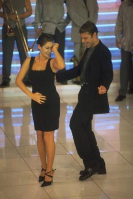 aVŞAR'IN KONUĞU RICKY MARTIN - 1990'ların sonunda Hülya Avşar'ın sunduğu şov programı en çok izlenen yapımlardan biriydi.. -