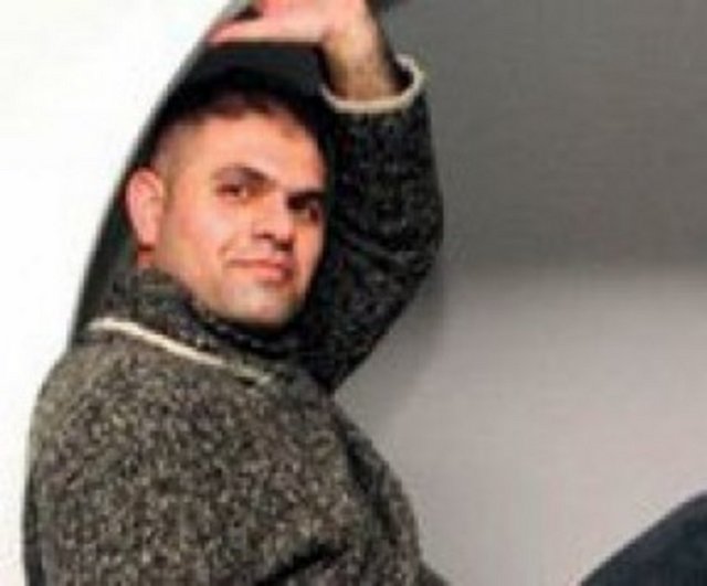 Bir televizyondaki yarışmayla karşımıza çıktı.