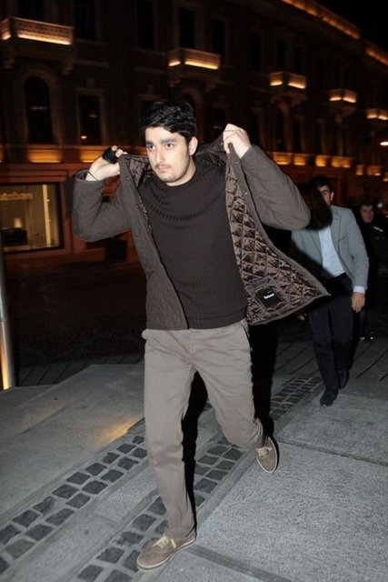 Twitter'da nick name olarak kendisine "Şanlıurfalı Türk vatandaşı" diyor