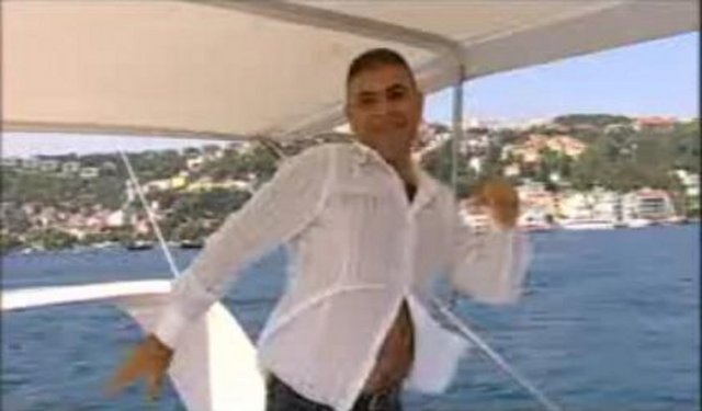 Birbirinden ilginç şarkılar yapan Ajdar, son günlerde Twitter'da dikkat çeken isimlerden biri oldu