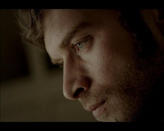 Tatlıtuğ'un baklava dilim kasları çok konuşuldu