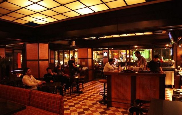 ** Old English Pub / Bağdat Caddesi Tel: (216 385 25 04)