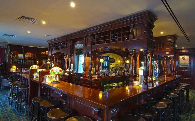 ** The North Shield Pub / Asmalımescit Tel: (212 243 15 23)