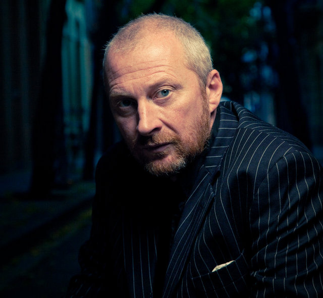 ** İstanbul Jolly Joker'de; 21 Mart Çarşamba, Ankara Jolly Joker'de; 22 Mart Perşembe, 80'lerin unutulmaz pop yıldızı Colin Vearncombe, bilinen adıyla efsanevi Black. Tel: (216 556 98 00) -  - ** Bahçeşehir Kültür Sanat Merkezi'nde; 20 Mart Salı, saat 20.30'da, "Üstün Dökmen - Küçük Şeyler". Giriş: 27, 13 TL. Tel: (216 556 98 00)