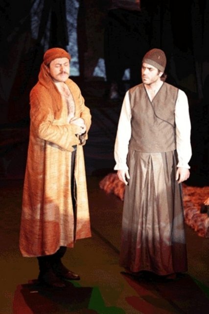 ** Kadıköy Halk Eğitim Merkezi'nde; 17 Mart Cumartesi, saat 20.30'da, "Onca Yoksulluk Varken", 19 Mart Pazartesi, saat 20.30'da, "Şems!..Unutma!.." Giriş: 45, 35 TL. Tel: (216 556 98 00) -