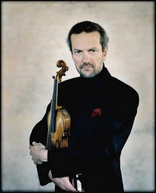 ** İş Sanat Kültür Merkezi'nde; 20 Mart Salı, saat 20.00'de, "I Musici / Kemanda Giuliano Carmignola". Giriş: 82, 44 TL. Tel: (216 556 98 00)