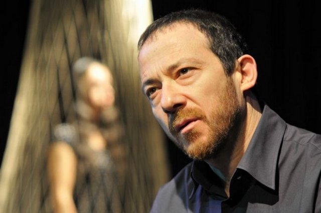 ** Maya Sahnesi'nde; 16 Mart Cuma, saat 20.30'da, "Üstü Kalsın", 17 Mart Cumartesi, saat 16.00'da, "Selam Sana Shakespeare", saat 20.30'da, "U.C.B. / BGST Dansçıları", 18 Mart Pazar, saat 15.00 ve 20.00'de, "Bize Masal Anlatmayın". Tel: (212 252 74 52) -  - ** Harbiye Muhsin Ertuğrul Sahnesi'nde; 16 Mart Cuma, saat 20.30'da, 17 Mart Cumartesi, saat 15.00 ve 20.30'da, 18 Mart Pazar, saat 15.00'te, "Tehlikeli İlişkiler". Giriş: 10, 7 TL. Tel: (212 455 39 19) -  - ** Kadıköy Süreyya Operası'nda; 17-22-23 Mart, saat 20.00'de, "Hürrem Sultan" balesi. Giriş: 30, 10 TL. Tel: (216 346 15 31)