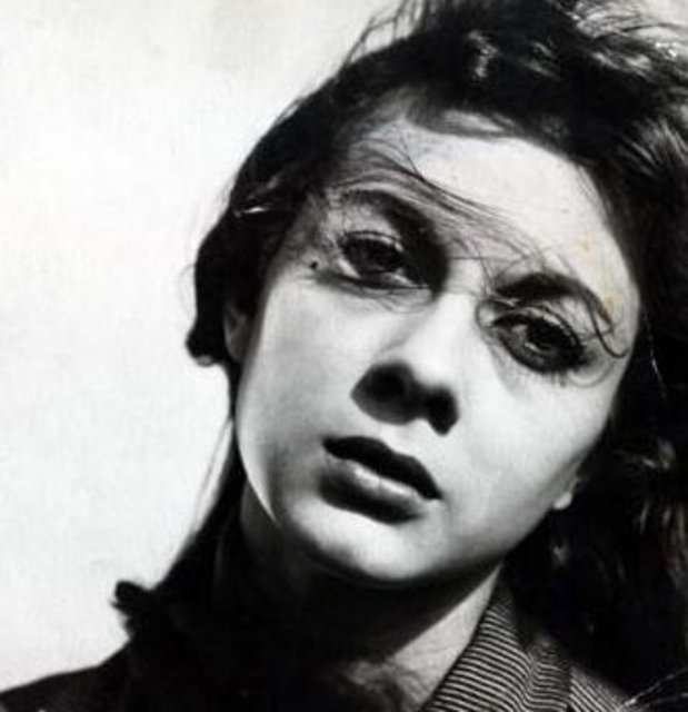 ** Beşiktaş Belediyesi Akatlar Kültür Merkezi'nde; 16 Mart Cuma, saat 20.30'da, "Sonbahar'ı Beklerken". Giriş: 35, 25 TL. Tel: (212 351 93 82) -  - ** Kumbaracı50'de; 16 Mart Cuma, saat 20.30'da, "Ekmek Parası – Oyunbaz", saat 23.00'te, "Başka Sesler - Gece Hikâyeleri", 17 Mart Cumartesi, saat 20.30'da, "Hikâyeden Memurlar - Tiyatro Bereze". Tel: (212 243 50 51)