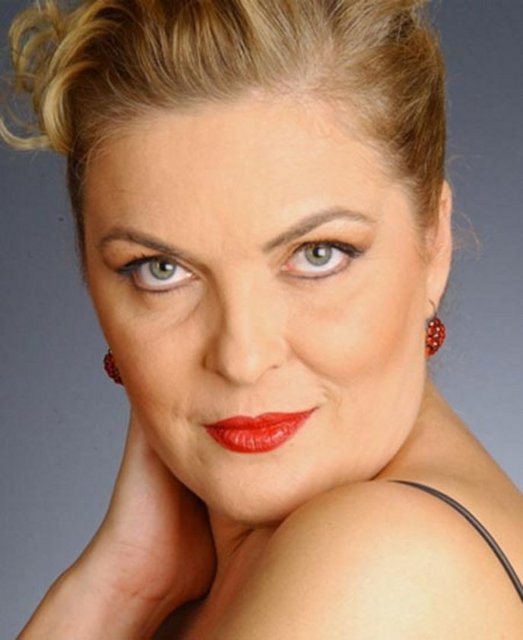 ** Tiyatro Kedi Şişli Black Out Sahnesi'nde; 16 Mart Cuma, saat 20.30'da, "Koca Sinan", 19 Mart Pazartesi, saat 20.30'da, "Önce Bir Boşluk Oldu Kalp Gidince, Ama Şimdi İyi". Giriş: 45, 35 TL. Tel: (212 233 12 05) -  - ** Antalya Oda Tiyatrosu'nda; 20 Mart Salı, saat 20.00'de, Micheal V. Gazzo'nun yazdığı, M.Murat Erke'nin yönettiği "Morfin". Giriş: 8 TL. Tel: (216 556 98 00)