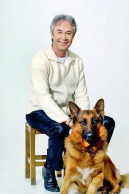 ** Yunus Emre Kültür Merkezi Küçük Salon'da; 16 Mart Cuma, saat 20.30'da, "Metin Uca". Giriş: 28 TL. tel: (212 661 38 94) -  - ** KKM Gönül Ülkü ve Gazanfer Özcan Sahnesi'nde; 16 Mart Cuma, saat 20.30'da, "Alevli Günler". Giriş: 39, 29 TL. Tel: (216 556 98 00) -  - ** İkincikat'ta; 21-28 Mart, saat 21.00'de, "Yanetki / Yalnız Batı". Tel: (212 292 32 47)