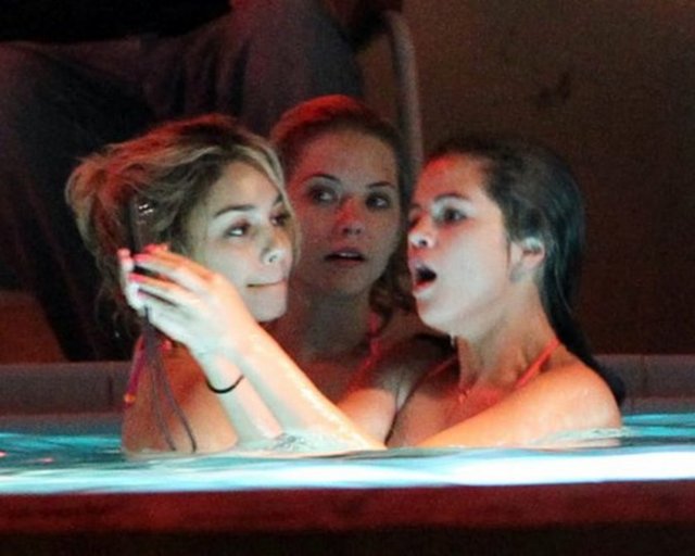 SELENA GOMEZ 