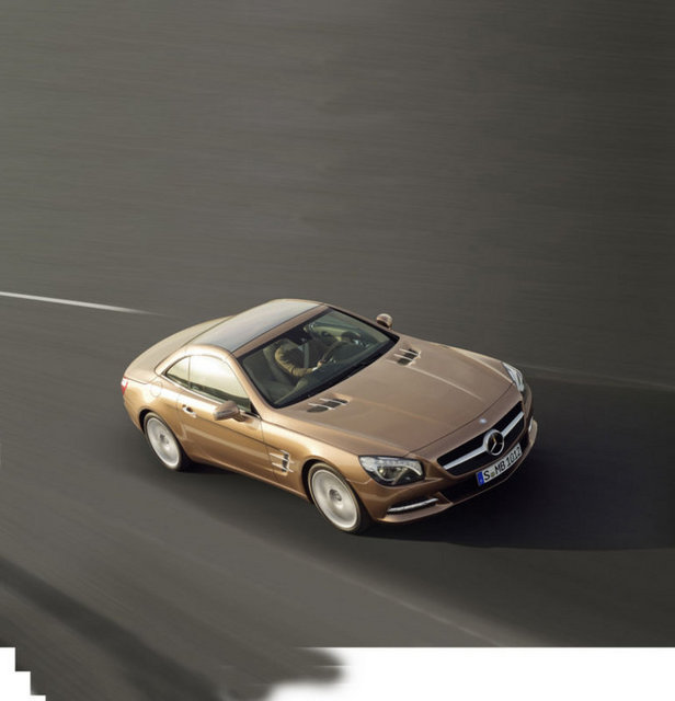 Yeni SL'deki en dikkat çekici yeniliklerden biri de, tam 160 püskürtme deliğiyle camları tavan açıkken bile temizleme imkânı veren silecek sistemi.