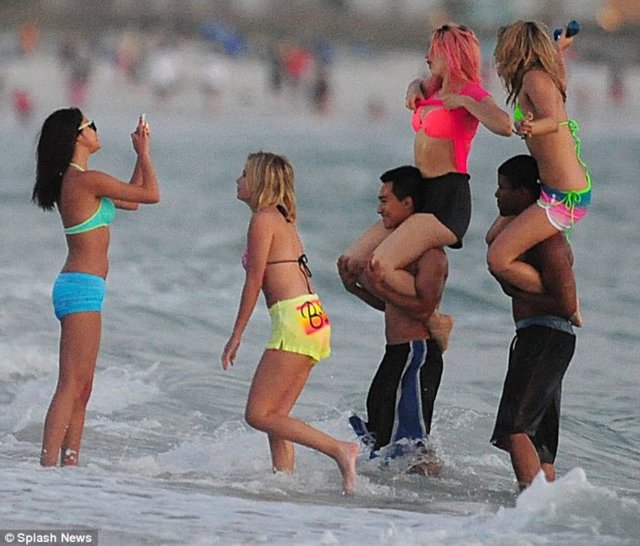 'SPRİNG BREAKERS' FİLMİNİN ÇEKİMLERİ 