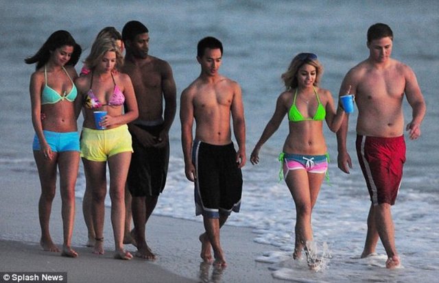'SPRİNG BREAKERS' FİLMİNİN ÇEKİMLERİ 