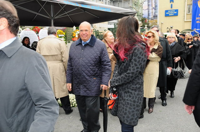 HALİS KOMİLİ