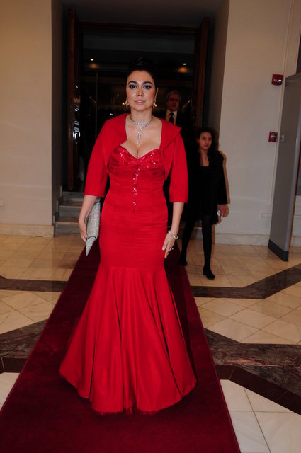 MÜGE CANMUTLU 