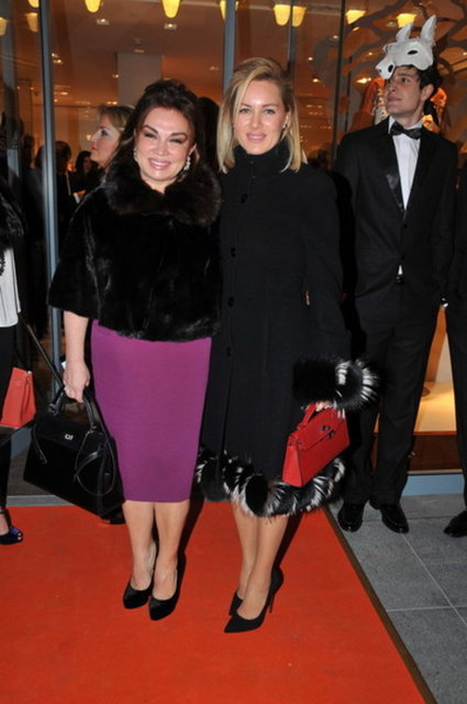 ARZU SAVGI, MELİSA KANATLI