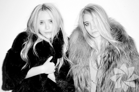 Mary Kate Olsen - Ashley Olsen