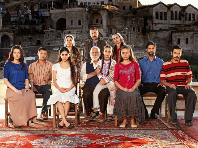 HAYAT DEVAM EDİYOR - YÖNETMENİ:  Yıldız Hülya Bilban  - OY: 4 bin 450